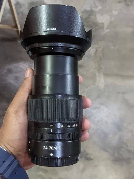 Nikon z6 with lens 24-70mm 4