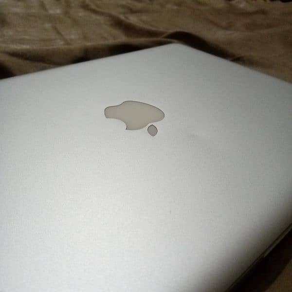 MacBook pro 2009 urgent sale 5
