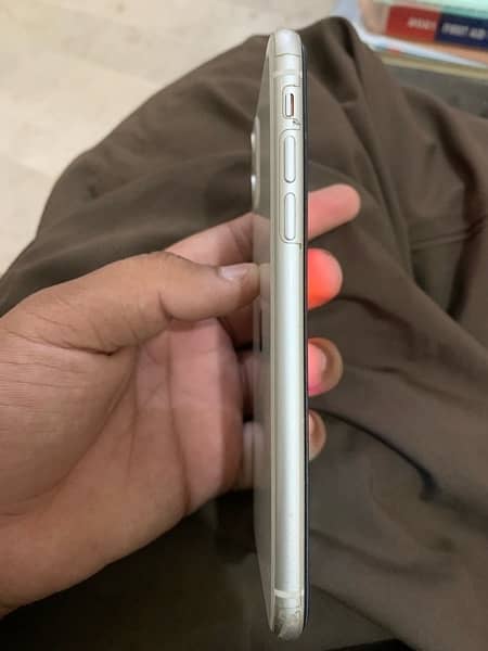 iphone 11 non pta sim zong working 64 gb betreey servise 2