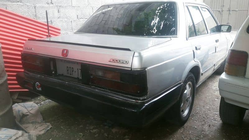 Honda Accord 1985 4
