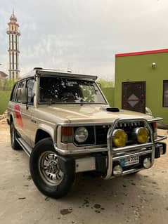 Mitsubishi Pajero 1985 genuine diesel 2400 Islamabad registered
