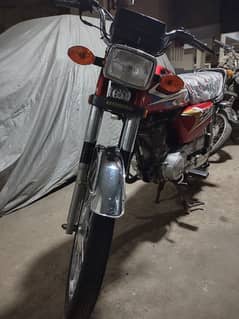 honda 125 2020 karachi num seald chamber 1st owner Genuine bike