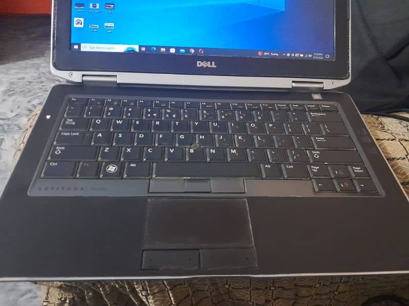 Dell Laptop Latitude E6330 4