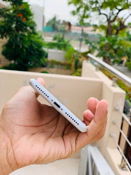iPhone 8plus Non PTA for sale. . battery health 81% 2