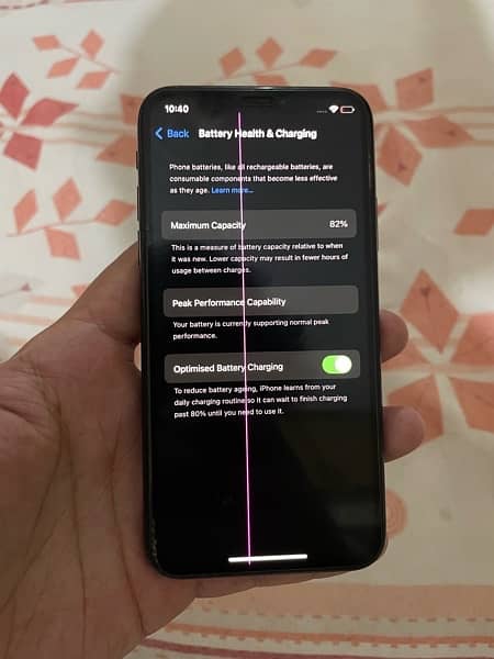 iphone xs 256 gb  line on screen 82 battery health 4