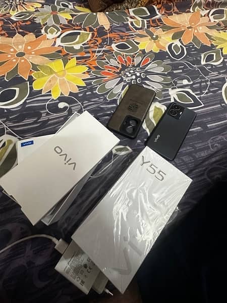 vivo y55 10/10 condition not a single scratch 8+8/128 gb likebrand new 1
