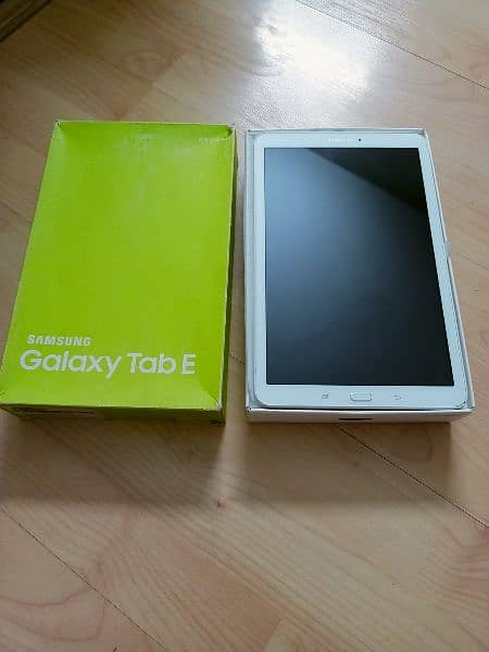 Samsung 10 Inch Tab 3, Tablet  Almost New for Sale 2