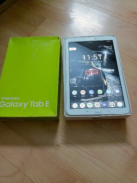 Samsung 10 Inch Tab 3, Tablet  Almost New for Sale 5