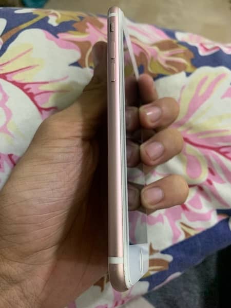iphone7 32gb pta approved 100% BH line on panel but working perfectly 3