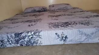 Mattress 6 inches 6 by 6.5 in good condition