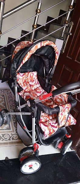 baby pram almost new . 10 /10 condition 2