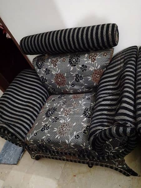 master piece sofas urgent sale 6