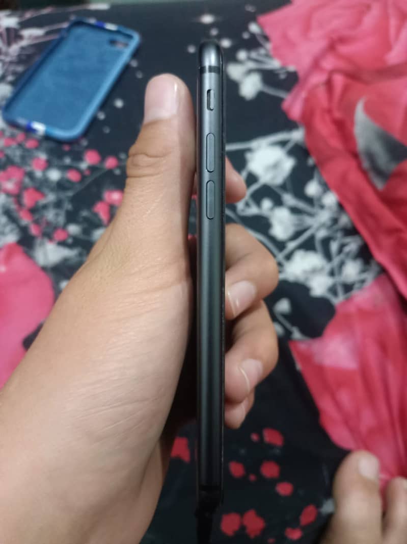 iPhone 8 only whatsapp call allowed 3