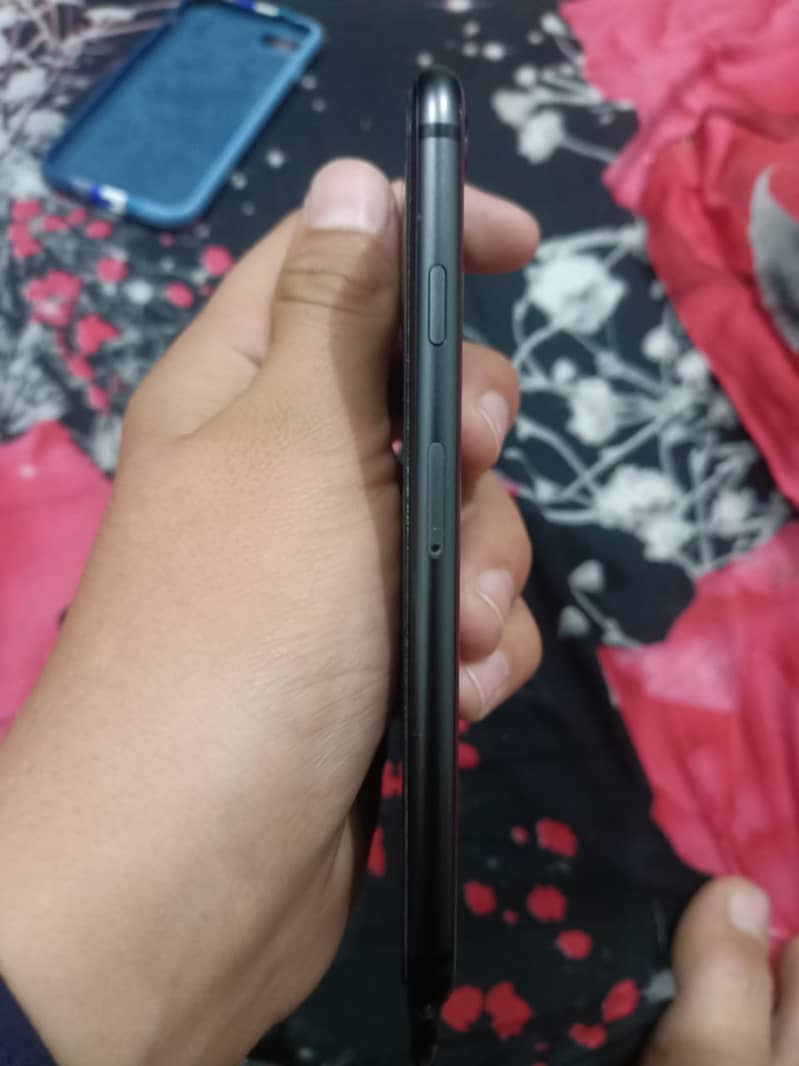 iPhone 8 only whatsapp call allowed 5