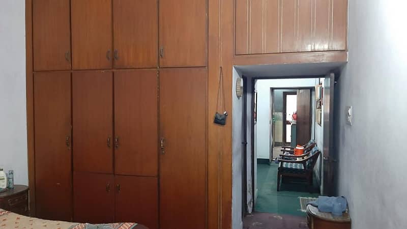 Ravi Block 10 Marla Old House For Sale 4