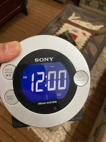 imported clock alarm fm/am radio philpis sony uk import 18