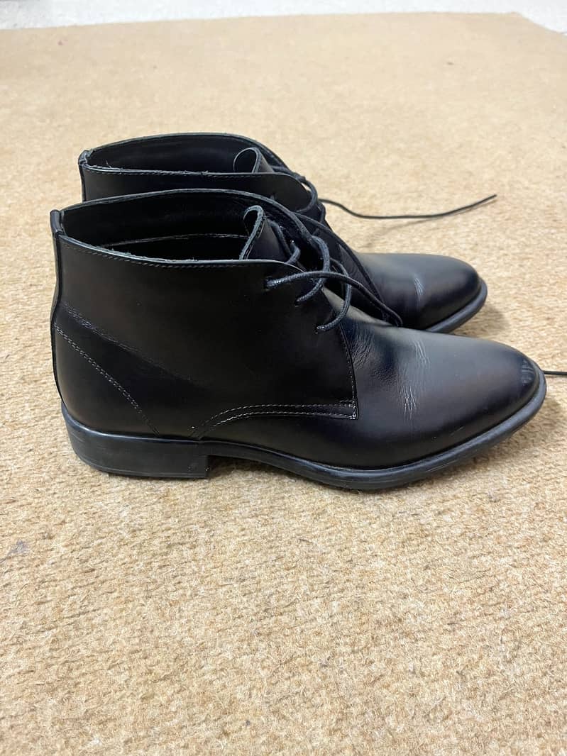 Ambassador Chelsea Boots -- UK Size 9 1