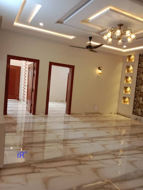 Beautiful Brand New House In Media Town 7