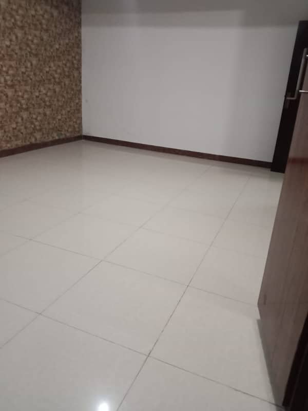 Beautiful Basement For Rent In Media Town 3