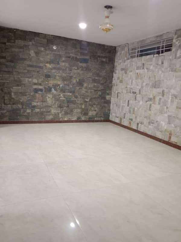 Beautiful Basement For Rent In Media Town 10