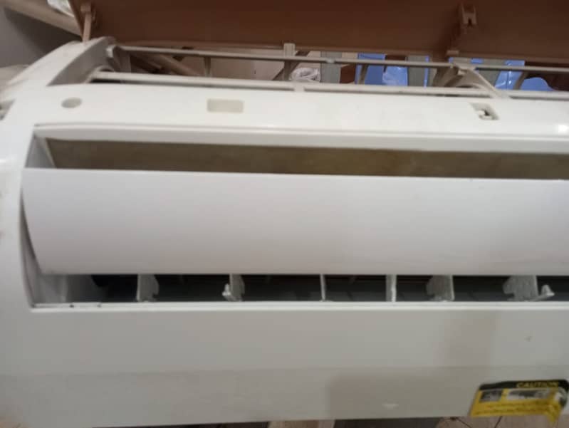Haier 1 Ton AC | Split almost new condition 3