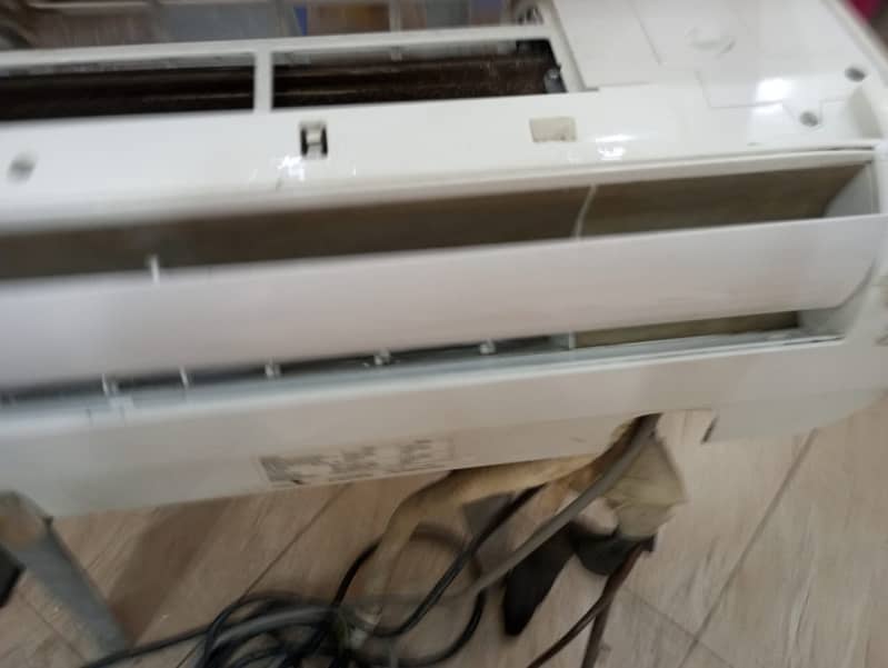 Haier 1 Ton AC | Split almost new condition 4
