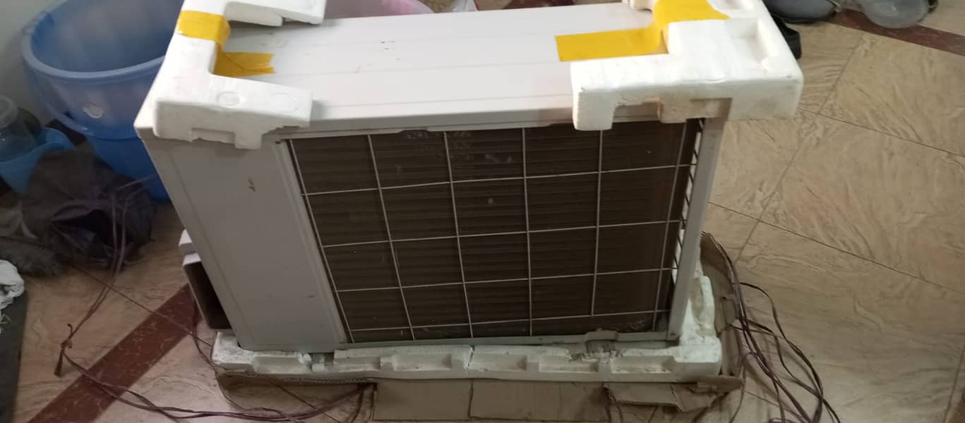 Haier 1 Ton AC | Split almost new condition 16