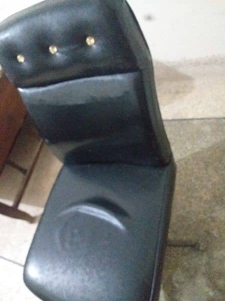 Black Color office chair 1