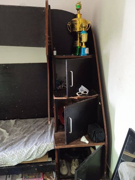 Double bed with one wooden cupboard and 5 huge drawers 2
