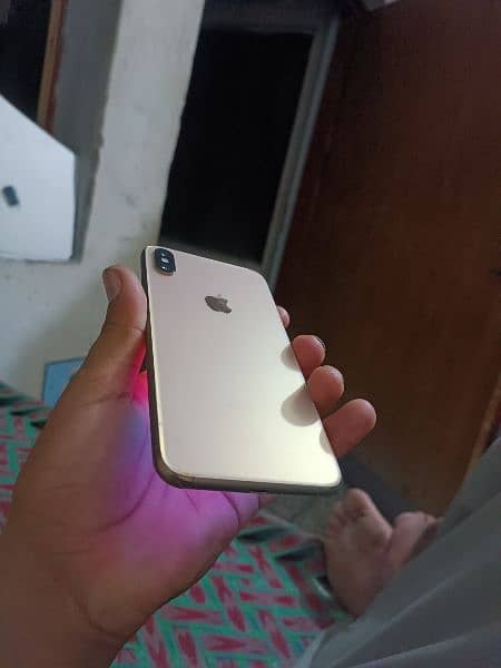 iPhone Xs Max 256 GB water pack 1