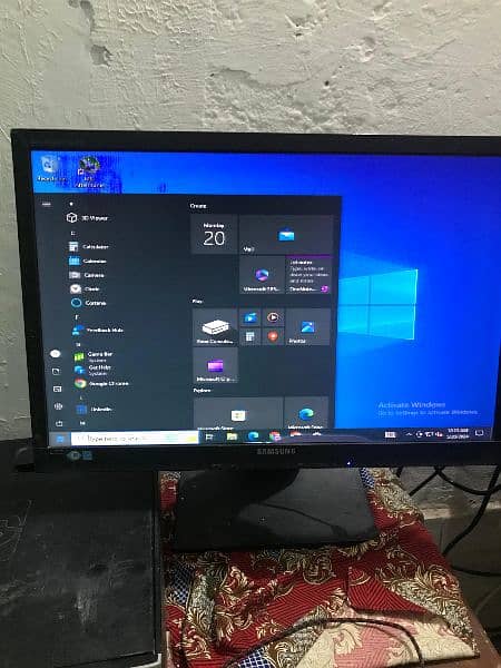 Desktop/i5 2nd
with 256 gb ssd and 6gb ram 6