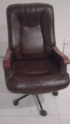 Office chair in good condition for executive