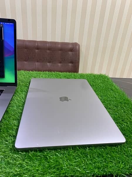 APPLE MACBOOK PRO 2019 15.4 INCHES CORE i7 16GB 512GB 4GB GRAPHICS 3