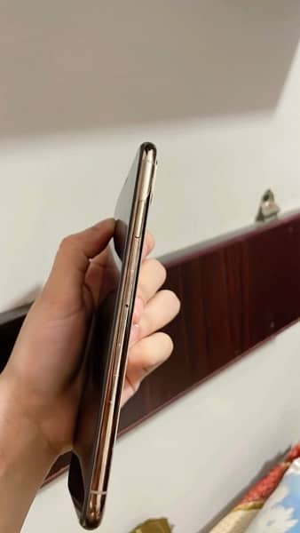 iPhone Xs Max 64gb PTA approved with orignal box 9