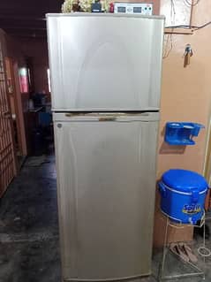 14 qb. ft fridge 0