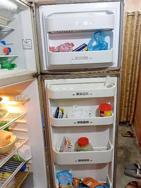 14 qb. ft fridge 5