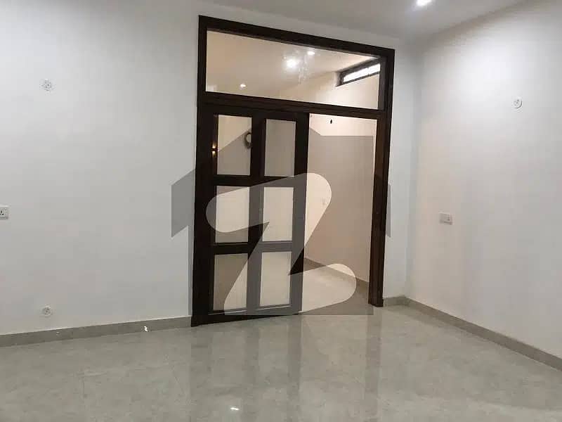 INDPENDENT BUNGALOW IS AVAILABLE FOR RENT FOR OFFICE,/COMMERRIC USED AT PRIME LOCATION AT PECH BLOCK2 3