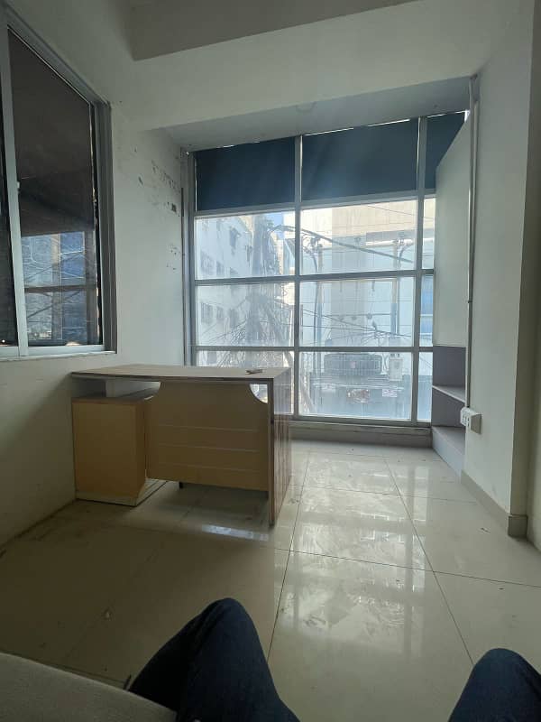 Dha Ph 7 Sehar Com | 1st Floor 600 Sqft Office Floor For Rent | 2 Chambers Work Station | 3 Side Corner Bungalow Facing | 24 Hours Building Accessible | Ideal For IT Comp / Marketing Firm / Software House | Reasonable Rent | 1