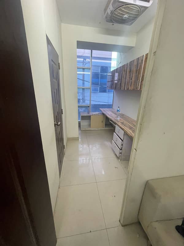 Dha Ph 7 Sehar Com | 1st Floor 600 Sqft Office Floor For Rent | 2 Chambers Work Station | 3 Side Corner Bungalow Facing | 24 Hours Building Accessible | Ideal For IT Comp / Marketing Firm / Software House | Reasonable Rent | 8
