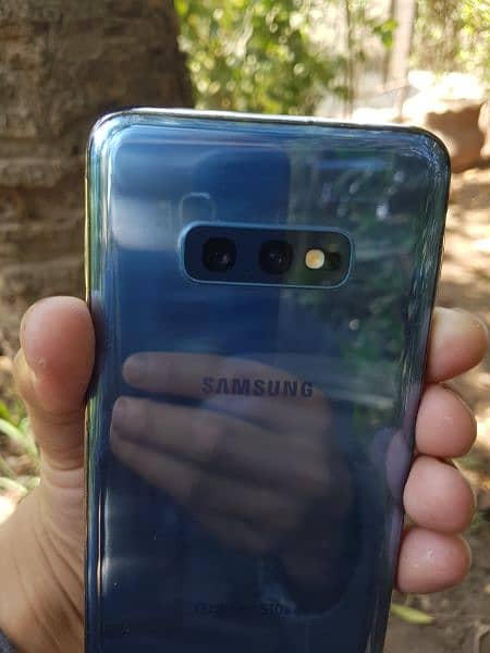Samsung Galaxy s10e Non pta 10/10 condition 15