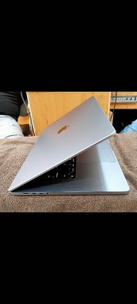 MacBook M1 Pro 2021 32GB 512GB 16" CTO Model A2485 12