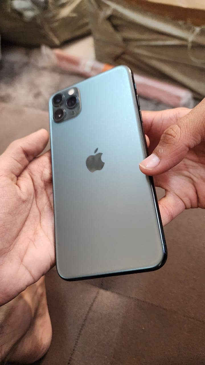 iPhone 11 Pro Max - 512 GB - PTA Approved 1