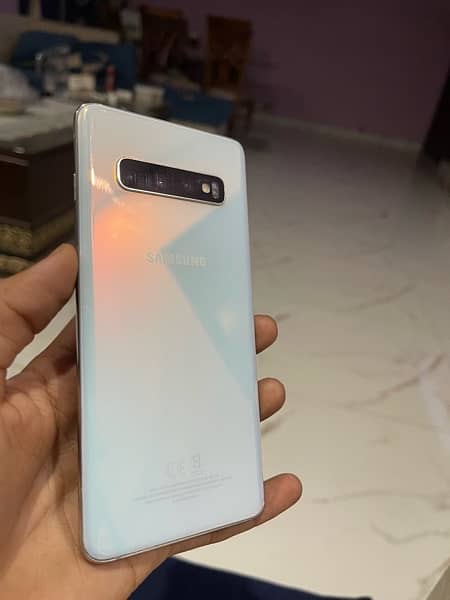 Samsung galaxy S10 with box official approved 2