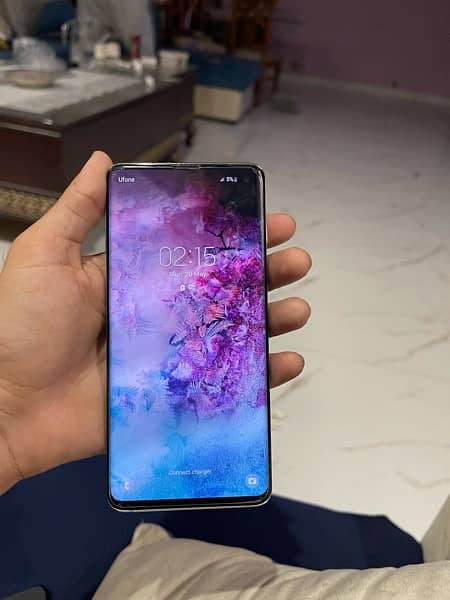 Samsung galaxy S10 with box official approved 5