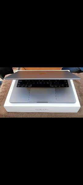 MacBook M2 Pro 2023 16GB 512GB 14" MPHE3 With Box 6