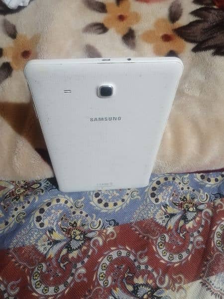 Samsung Tab E 0