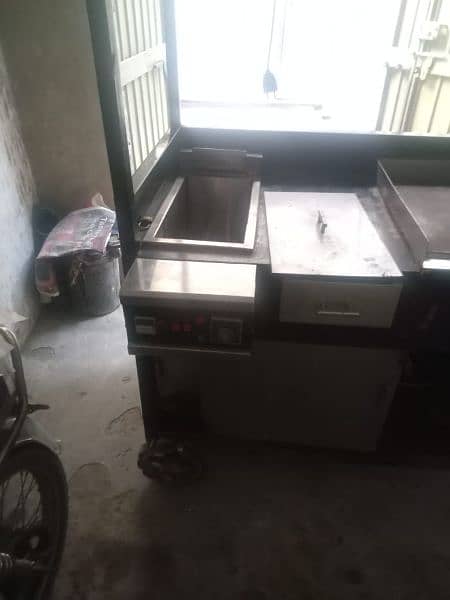 Counter fast food for sell RS. 60000  0327 4815469 15