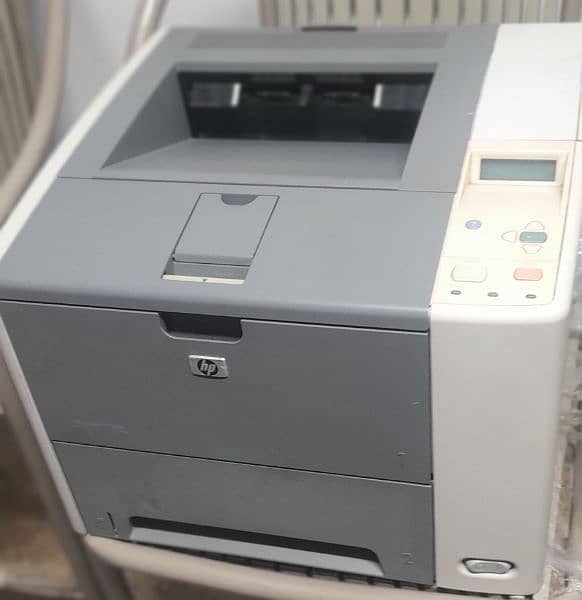 HP 3005n Printer with out catriag 1