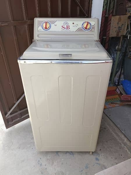 Washing machine Condition 10/10 Almost New. . 4