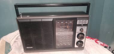 Philips 4 band radio model 366